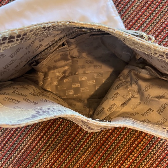 Michael Kors purse and matching wallet set - Picture 7 of 7